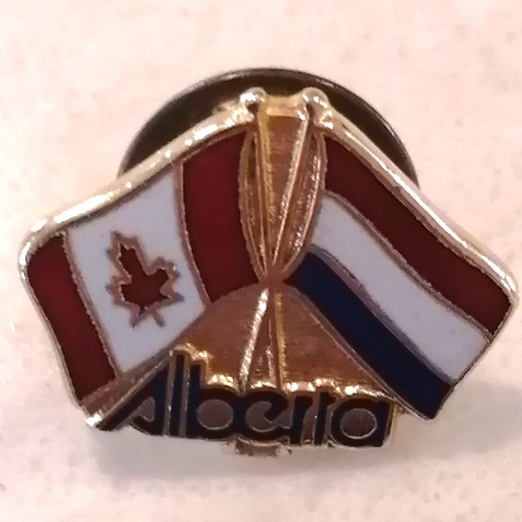 Canada Netherlands Flag Alberta Pin - Picture 1 of 1